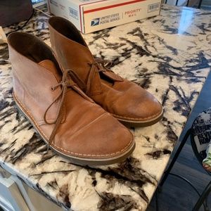 Gorgeous men’s Clark shoes.‎ Worn but look amazing. In great shape. Retsil 170